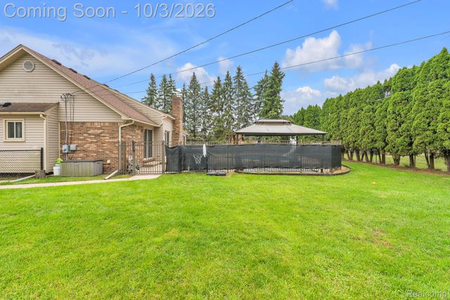 19157 Hillcrest Street, Livonia, MI 48152