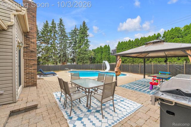 19157 Hillcrest Street, Livonia, MI 48152