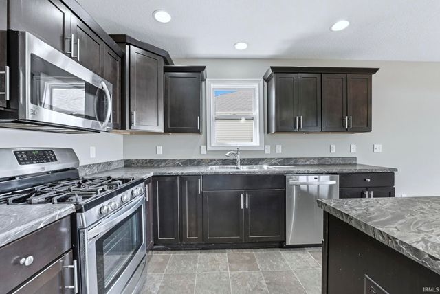 10253 Chesterhills Court, New Haven, IN 46774