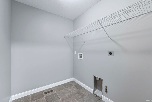 10253 Chesterhills Court, New Haven, IN 46774