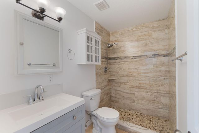 2831 N SEACREST Boulevard B, Boynton Beach, FL 33435