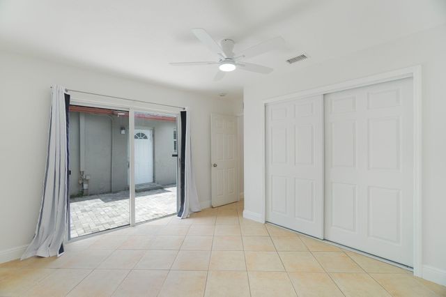 2831 N SEACREST Boulevard B, Boynton Beach, FL 33435