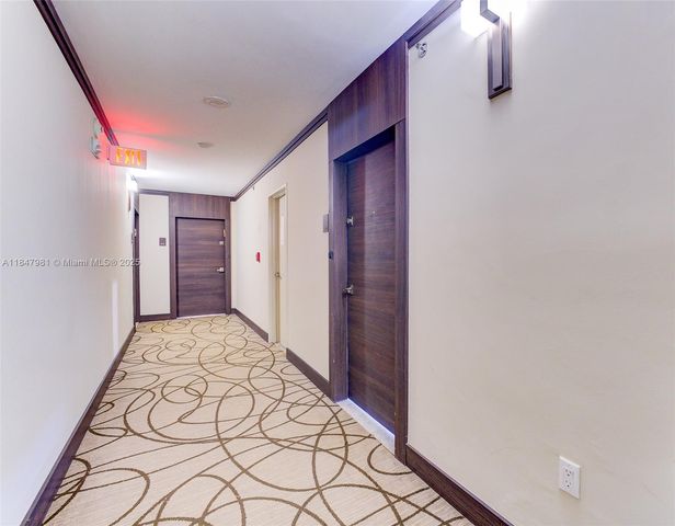 20515 E Country Club Dr 849, Aventura, FL 33180
