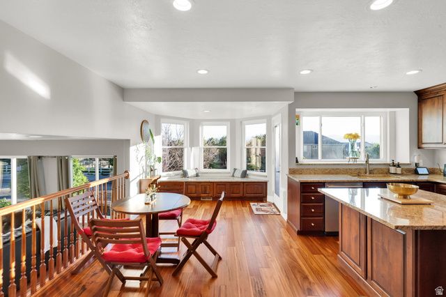 10238 S SNOW IRIS WAY, Sandy, UT 84092