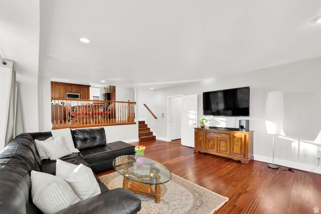 10238 S SNOW IRIS WAY, Sandy, UT 84092