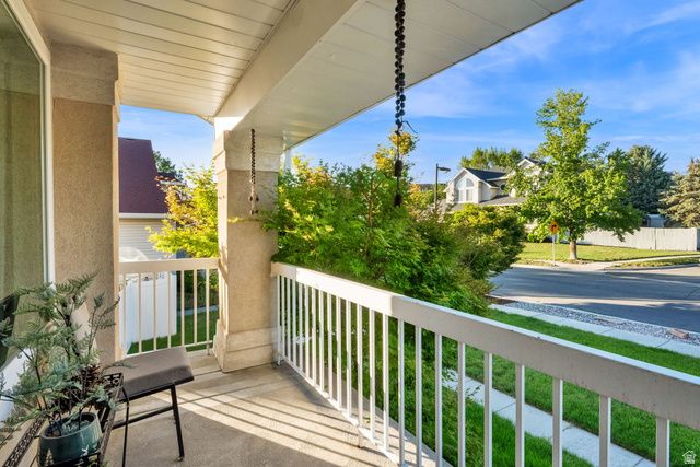 10238 S SNOW IRIS WAY, Sandy, UT 84092