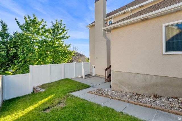 10238 S SNOW IRIS WAY, Sandy, UT 84092