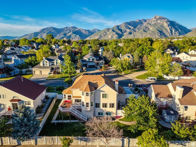 10238 S SNOW IRIS WAY, Sandy, UT 84092