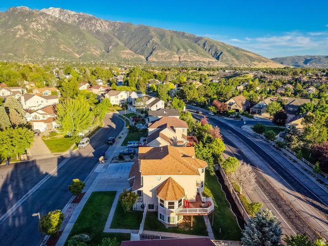 10238 S SNOW IRIS WAY, Sandy, UT 84092