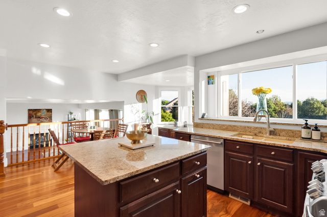 10238 S SNOW IRIS WAY, Sandy, UT 84092