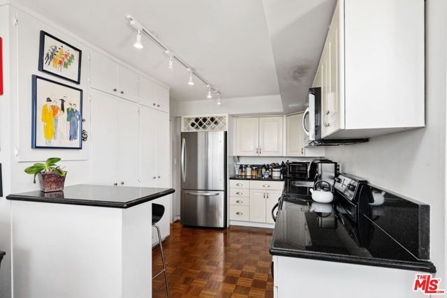 818 N Doheny Drive 606, West Hollywood, CA 90069