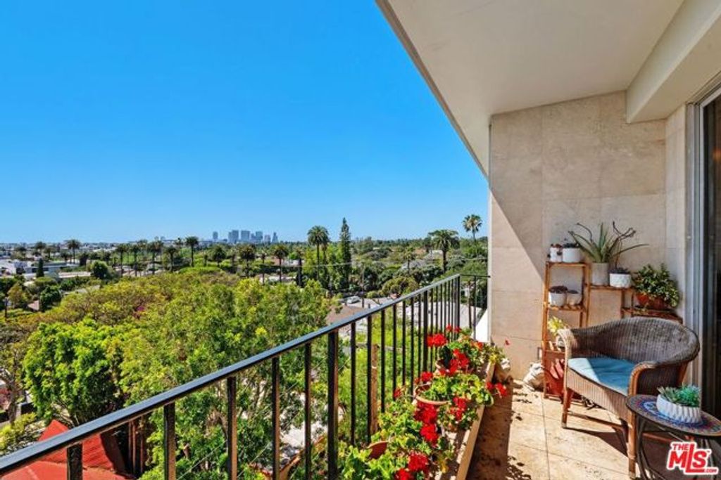 818 N Doheny Drive 606, West Hollywood, CA 90069