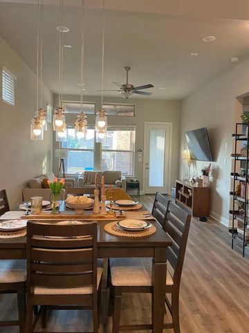 908 Lamp Post Lane, Argyle, TX 76226