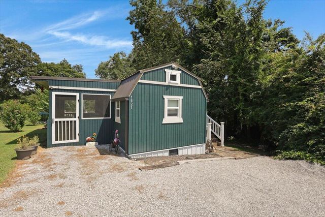 1015 Long Island Road, New Hope, TN 37380