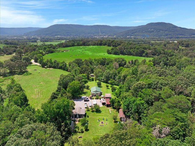 1015 Long Island Road, New Hope, TN 37380