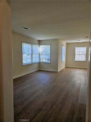 6907 White Oak, Reseda, CA 91335