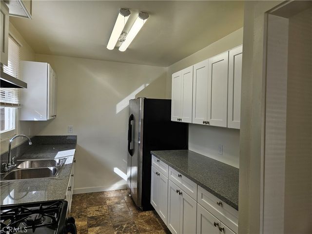 6907 White Oak, Reseda, CA 91335