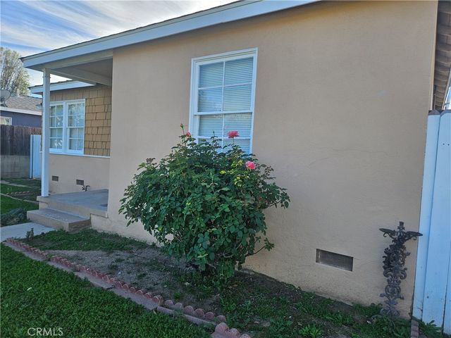 6907 White Oak, Reseda, CA 91335