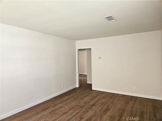 6907 White Oak, Reseda, CA 91335