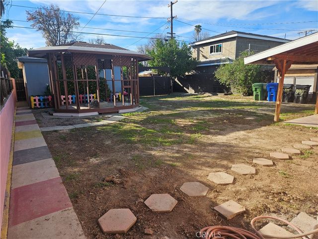 6907 White Oak, Reseda, CA 91335
