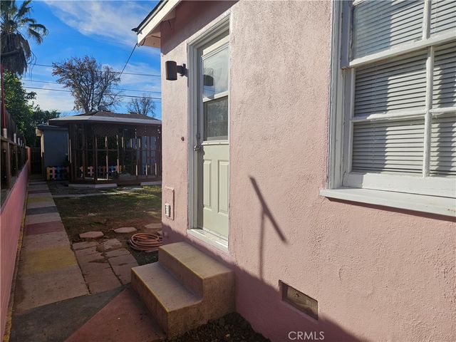 6907 White Oak, Reseda, CA 91335