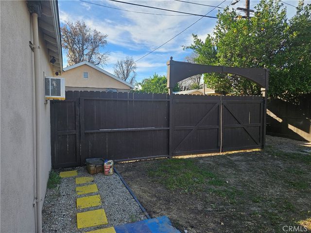 6907 White Oak, Reseda, CA 91335