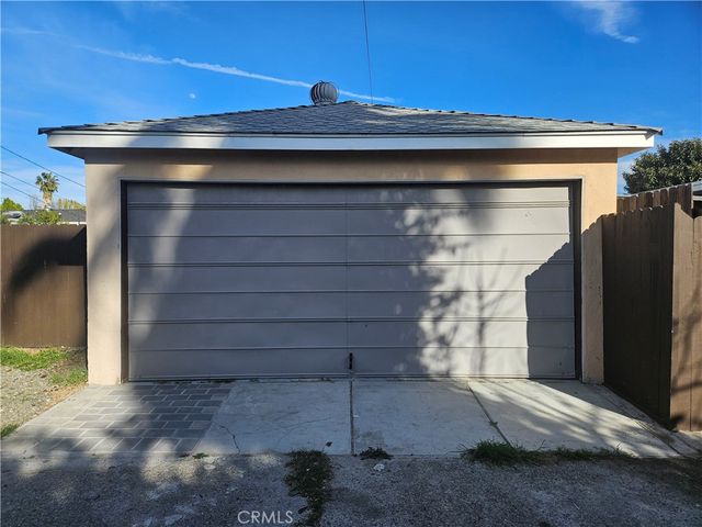 6907 White Oak, Reseda, CA 91335