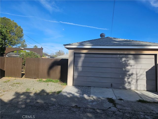 6907 White Oak, Reseda, CA 91335