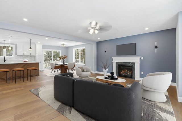 9 Michelle Drive, Nashua, NH 03062