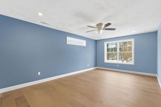 9 Michelle Drive, Nashua, NH 03062