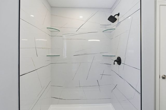 9 Michelle Drive, Nashua, NH 03062