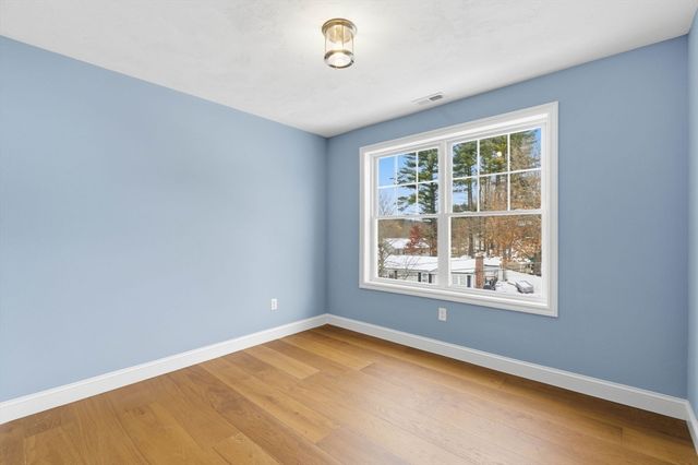 9 Michelle Drive, Nashua, NH 03062