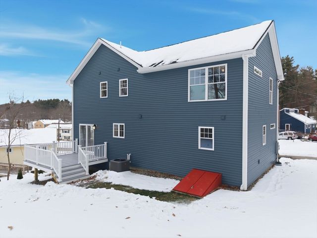 9 Michelle Drive, Nashua, NH 03062