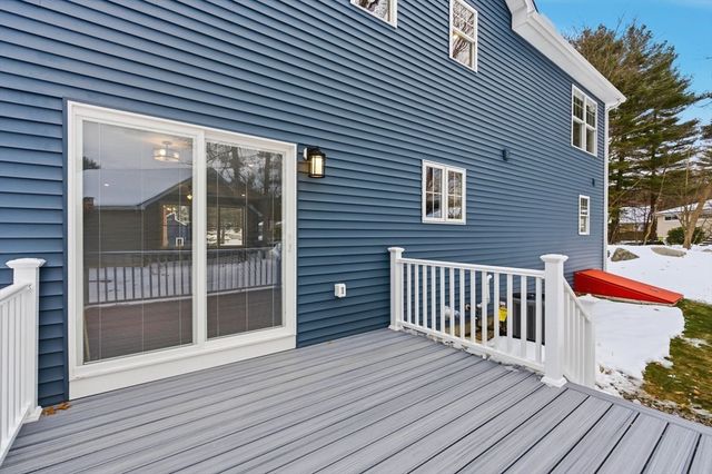 9 Michelle Drive, Nashua, NH 03062