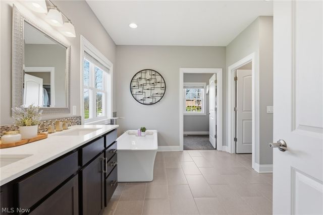 10900 Angela Drive, Kirtland, OH 44094