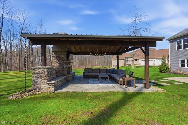 10900 Angela Drive, Kirtland, OH 44094