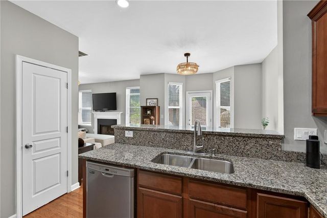 212 Stone Park Drive, Woodstock, GA 30188