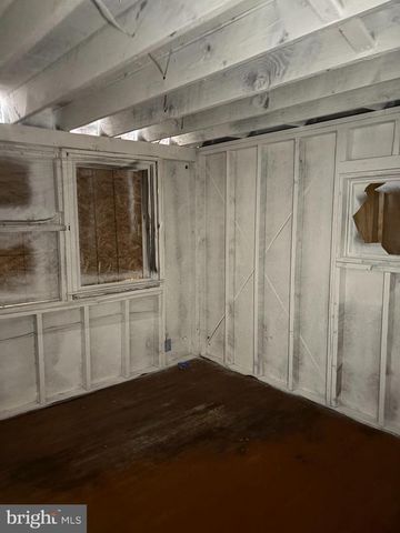 1021 FREDONIA CT, Baltimore, MD 21227