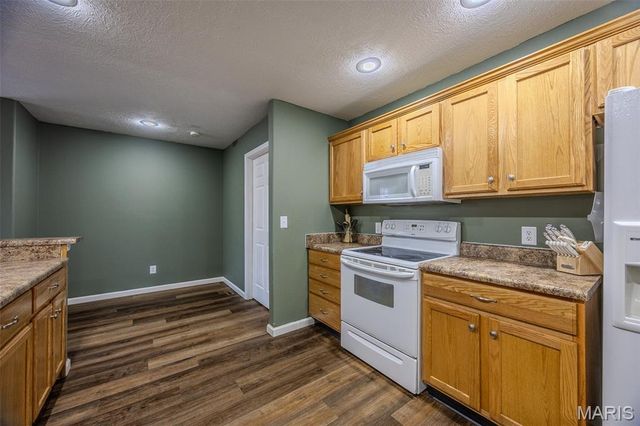 21046 Larson Road, Waynesville, MO 65583