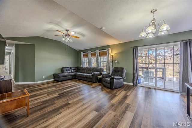 21046 Larson Road, Waynesville, MO 65583