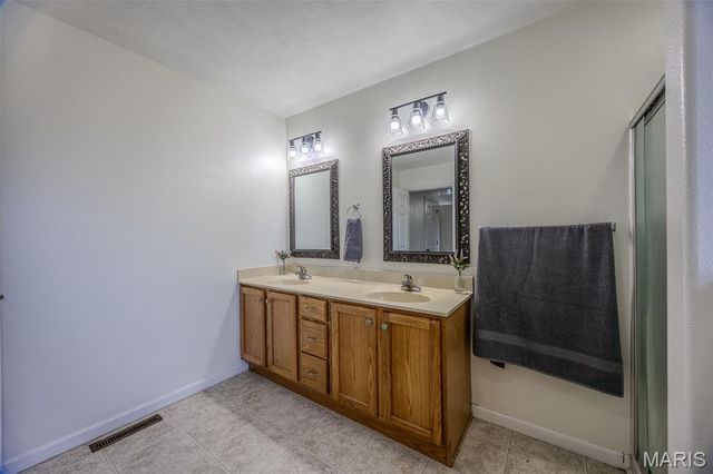 21046 Larson Road, Waynesville, MO 65583