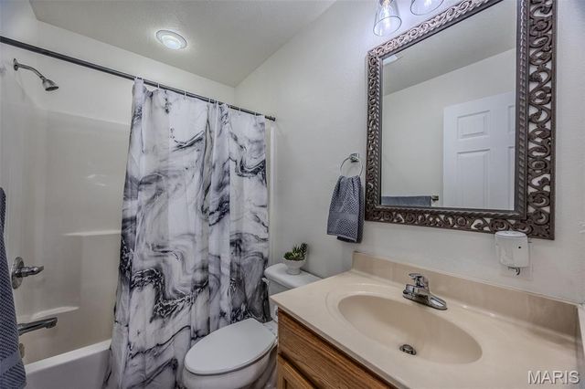 21046 Larson Road, Waynesville, MO 65583