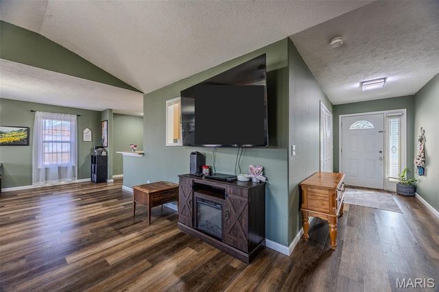 21046 Larson Road, Waynesville, MO 65583