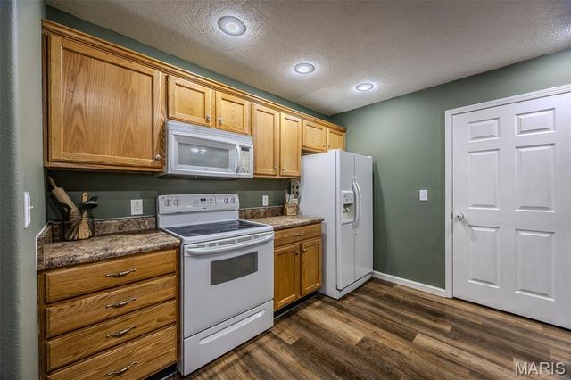 21046 Larson Road, Waynesville, MO 65583