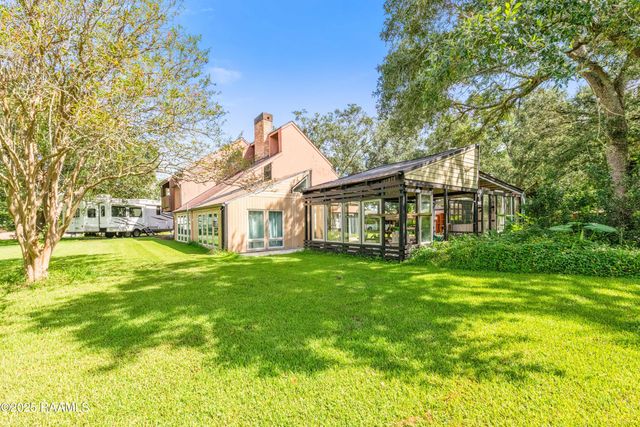 237 Aline Drive, Breaux Bridge, LA 70517