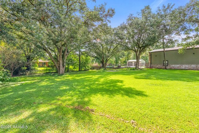 237 Aline Drive, Breaux Bridge, LA 70517