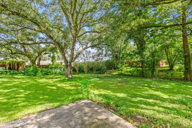 237 Aline Drive, Breaux Bridge, LA 70517