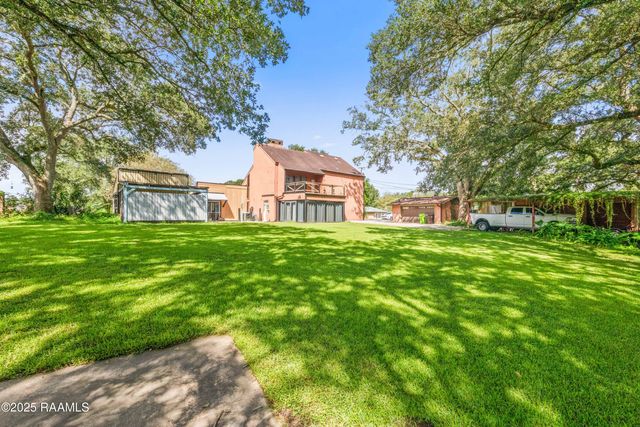 237 Aline Drive, Breaux Bridge, LA 70517