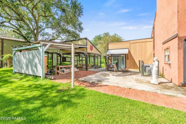 237 Aline Drive, Breaux Bridge, LA 70517