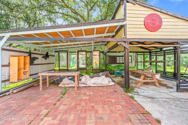 237 Aline Drive, Breaux Bridge, LA 70517